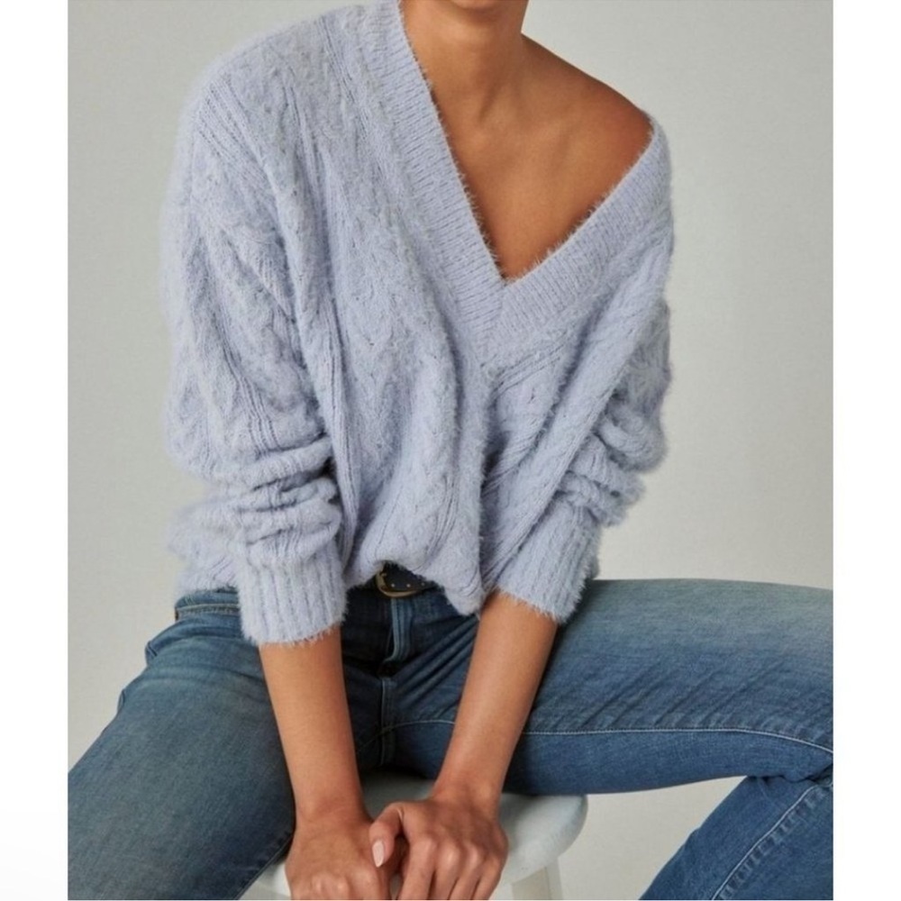 Lucky Brand Size Small Cable Knit Chunky V Neck Eyelash Buttery Knit Sweater